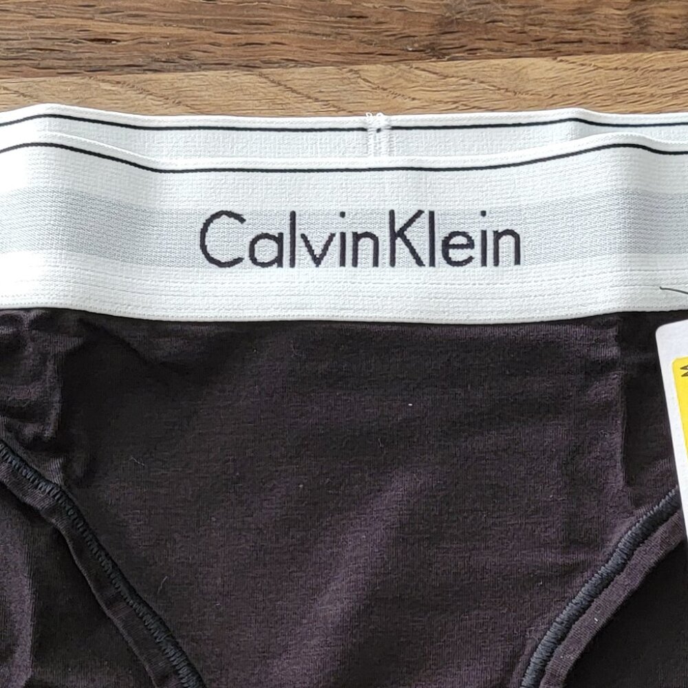 Calvin Klein Modern Cotton bikini panties, featuring a branded waistband - Picture 5 of 10